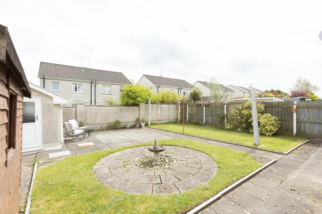 54 Newtown Lawns 35 of 40