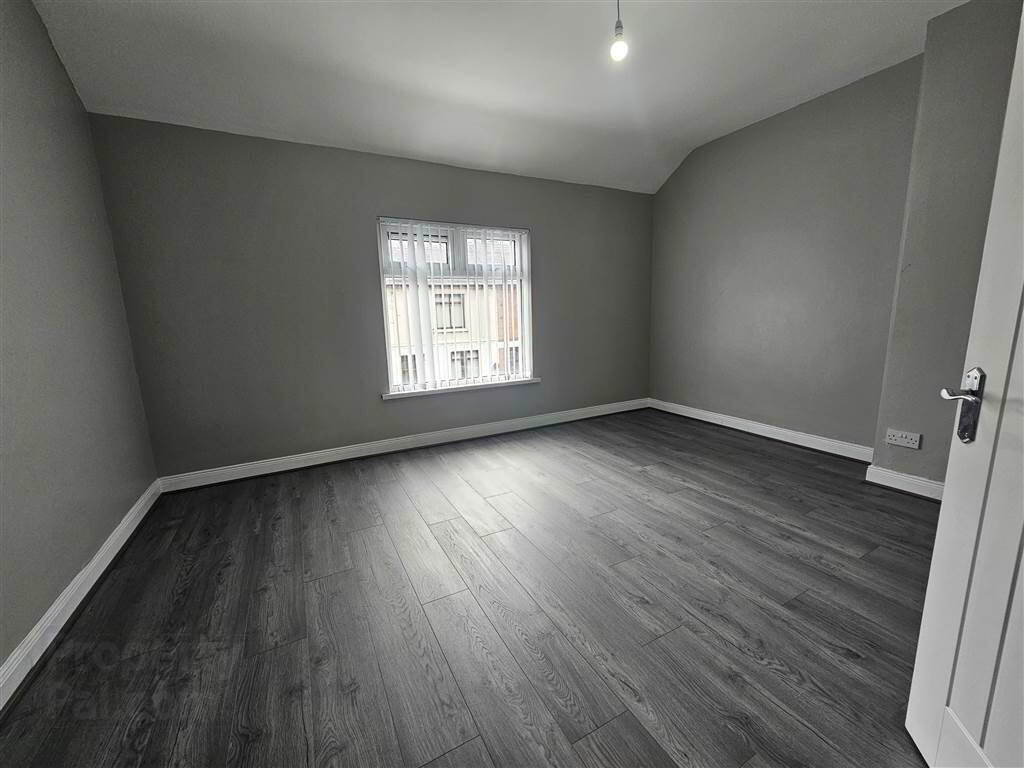 41 Beechmount Parade 10 of 10