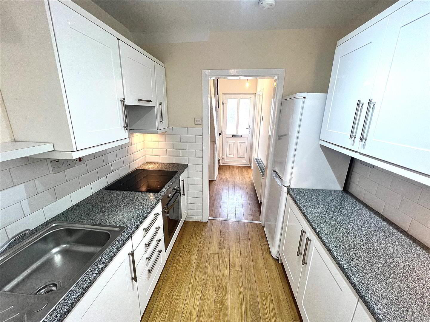 94 Gainsborough Drive 4 of 11