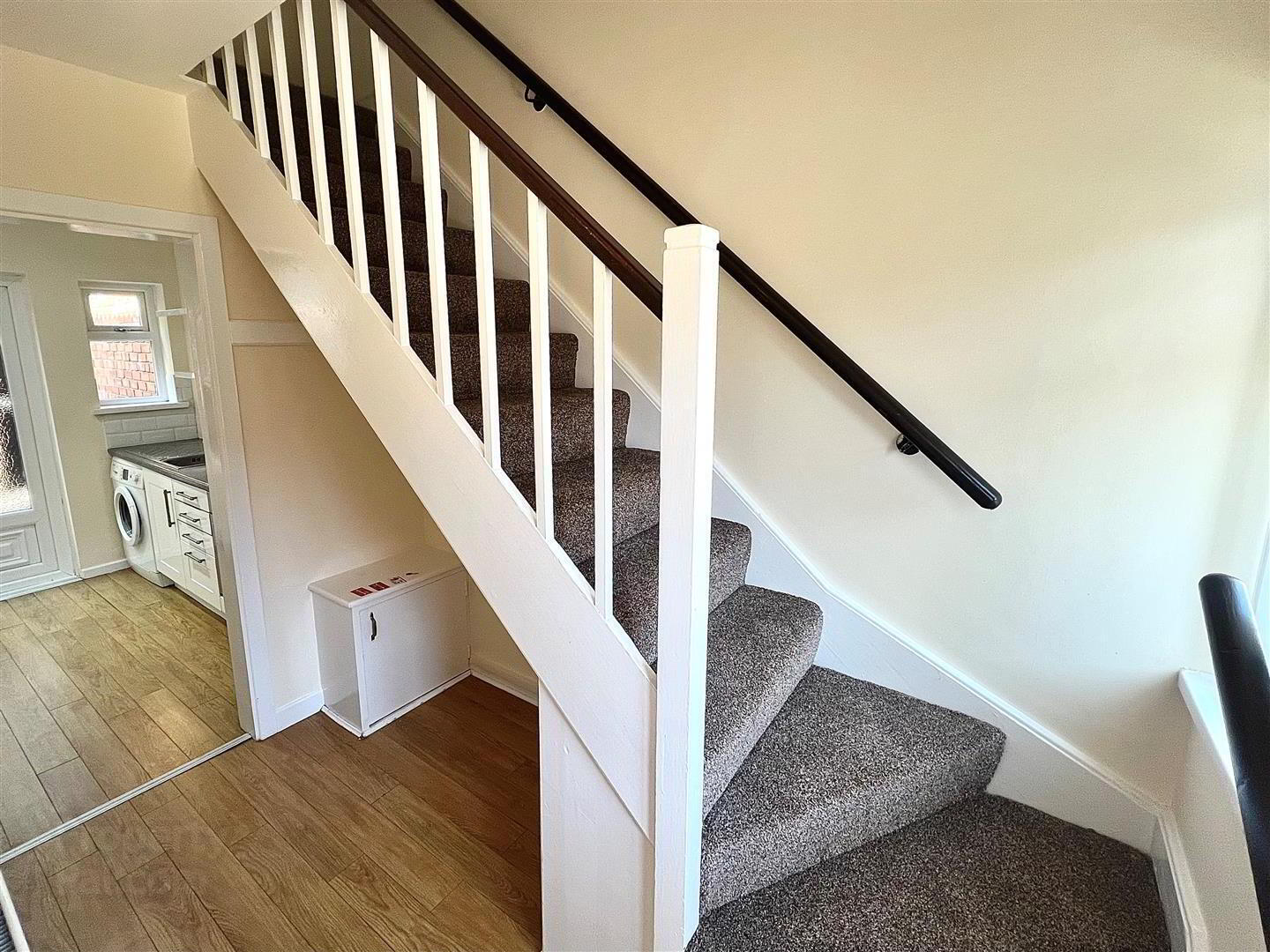 94 Gainsborough Drive 6 of 11