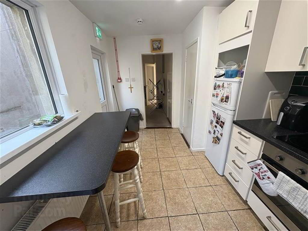 2 Sandhurst Drive 5 of 7