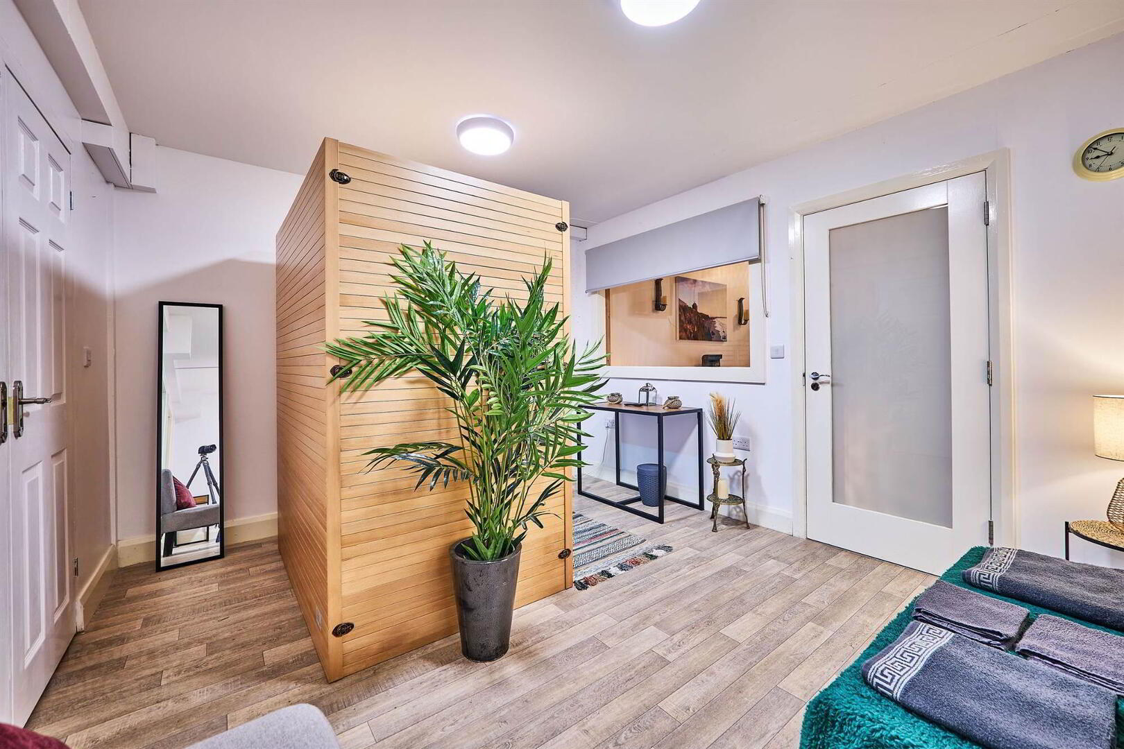 10 Causeway Street 9 of 14