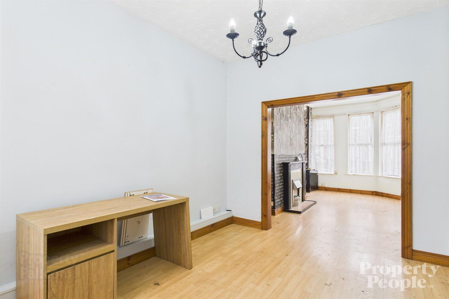32 Willowbank Gardens 2 of 14