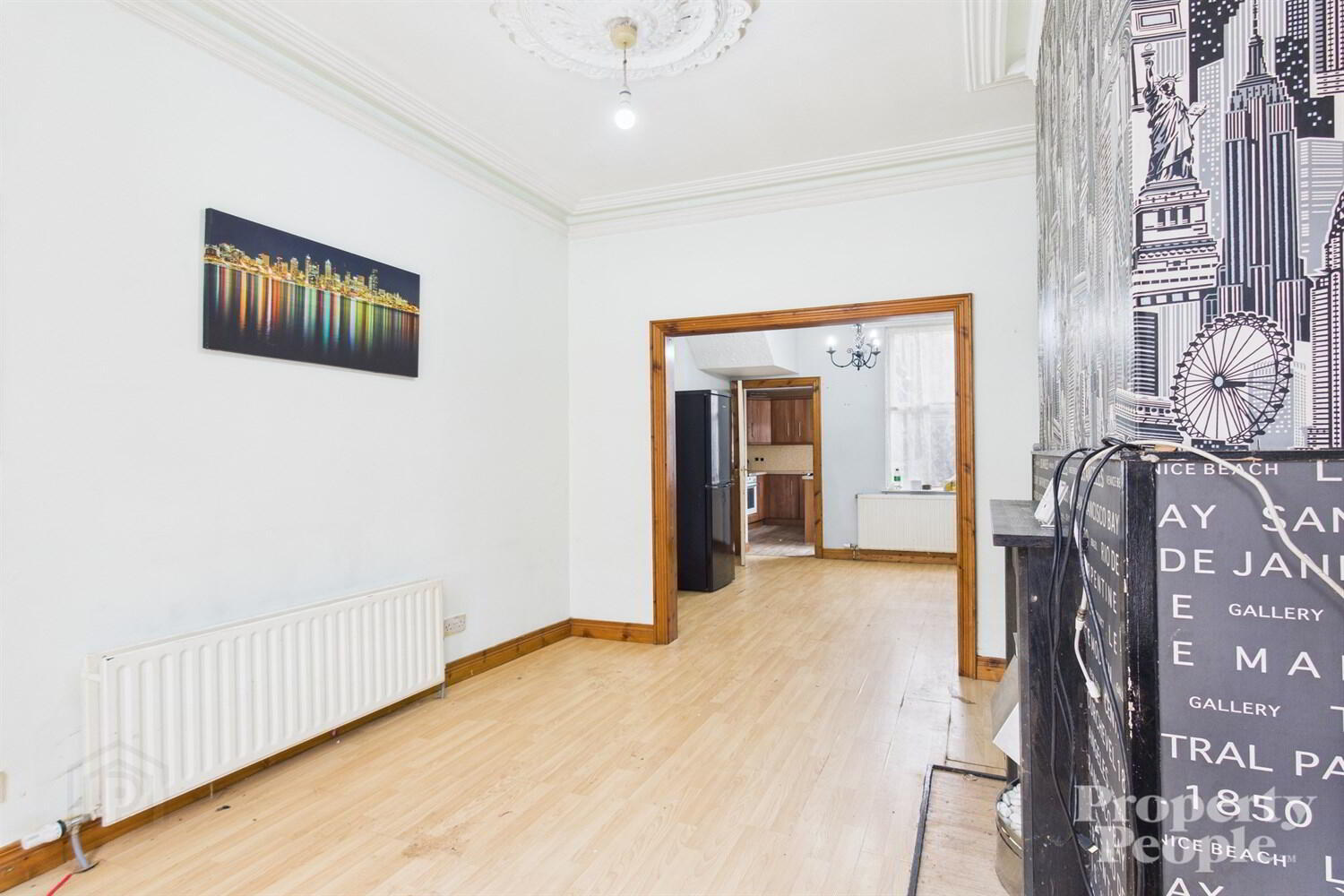 32 Willowbank Gardens 4 of 14