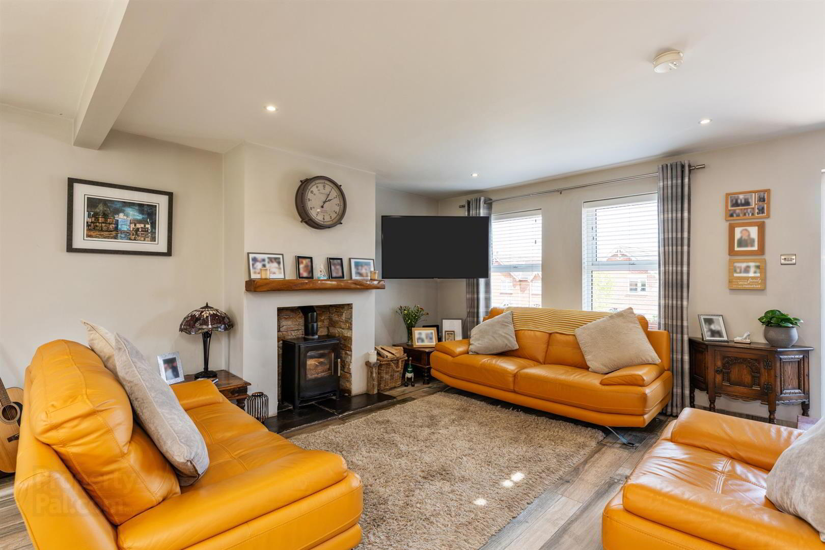 16 Whitethorn Mews 4 of 18