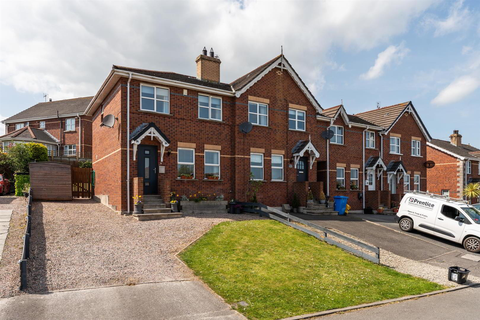 16 Whitethorn Mews 1 of 18