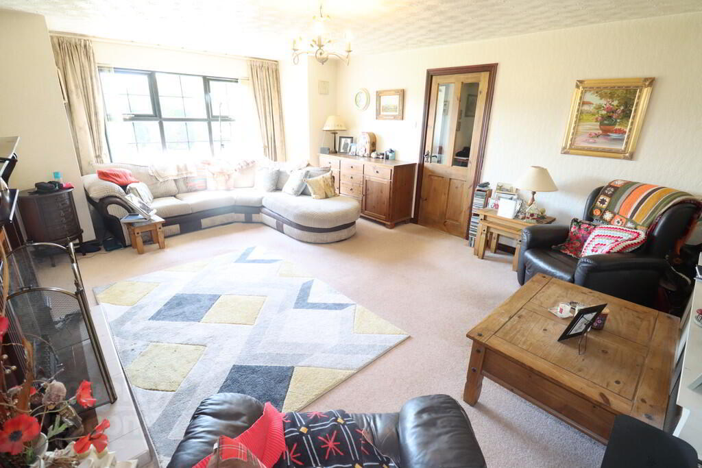 5 Glenburn Manor 3 of 33