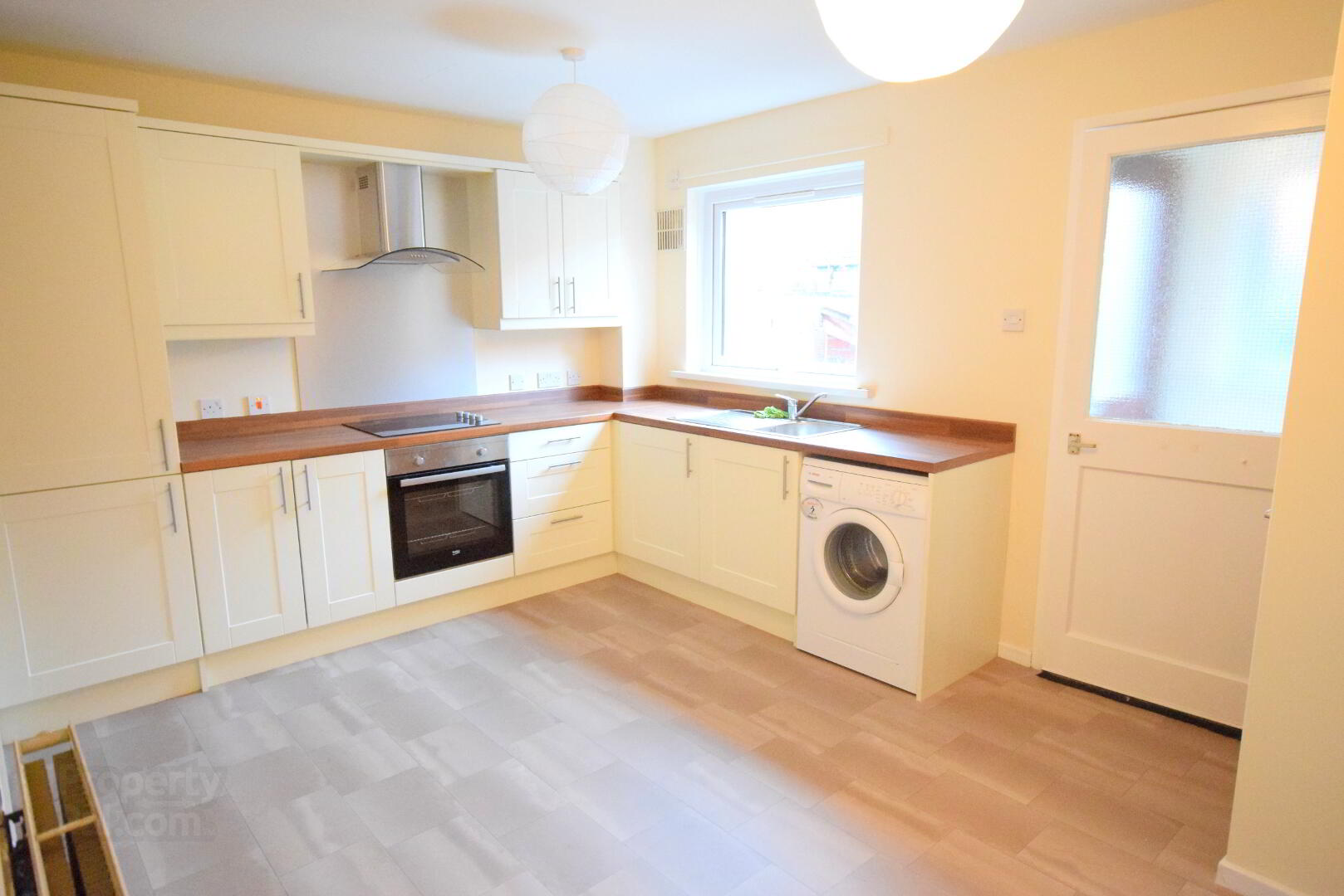 14 Glentoran Place 4 of 11