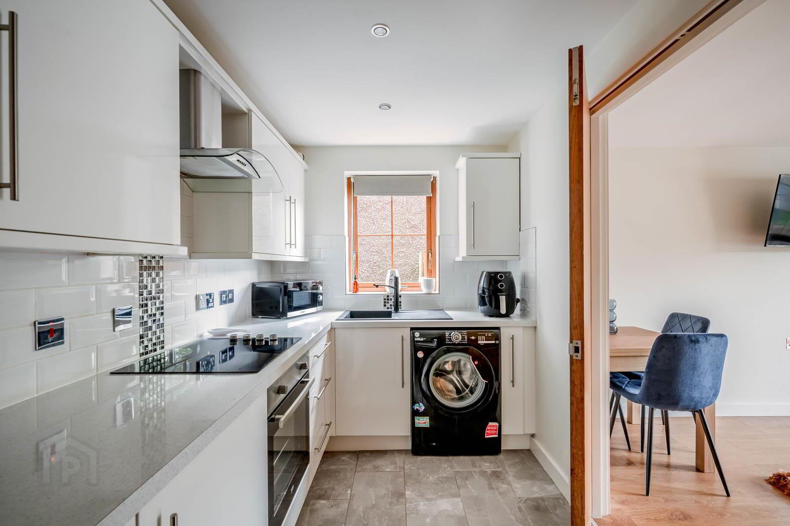 Flat 2, 244 Clandeboye Road 10 of 16