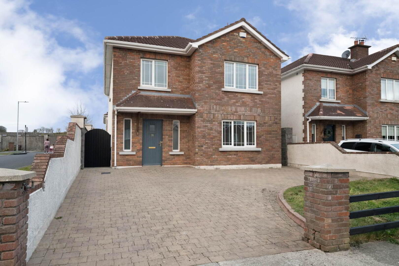 35 Percy French Place 1 of 26