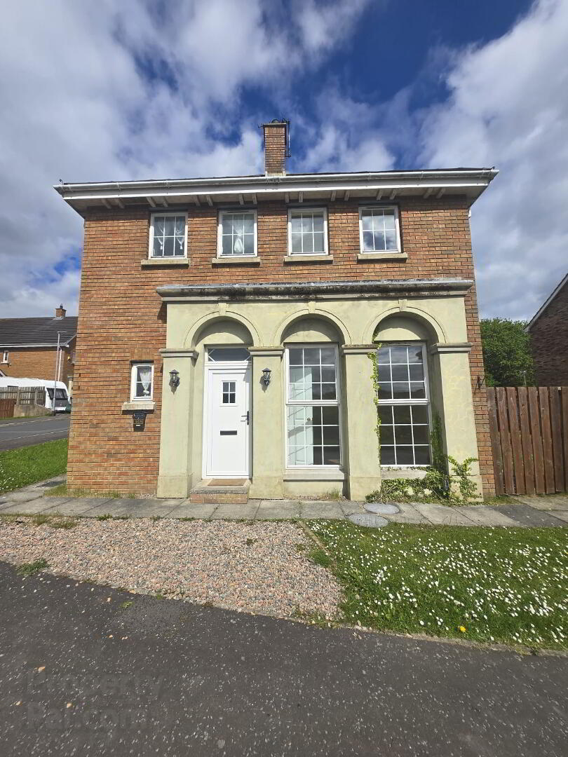 38 Demesne Crescent 1 of 20