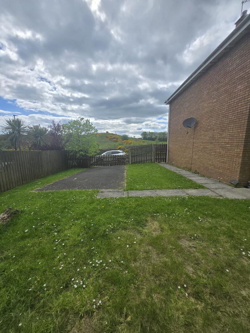 38 Demesne Crescent 5 of 20