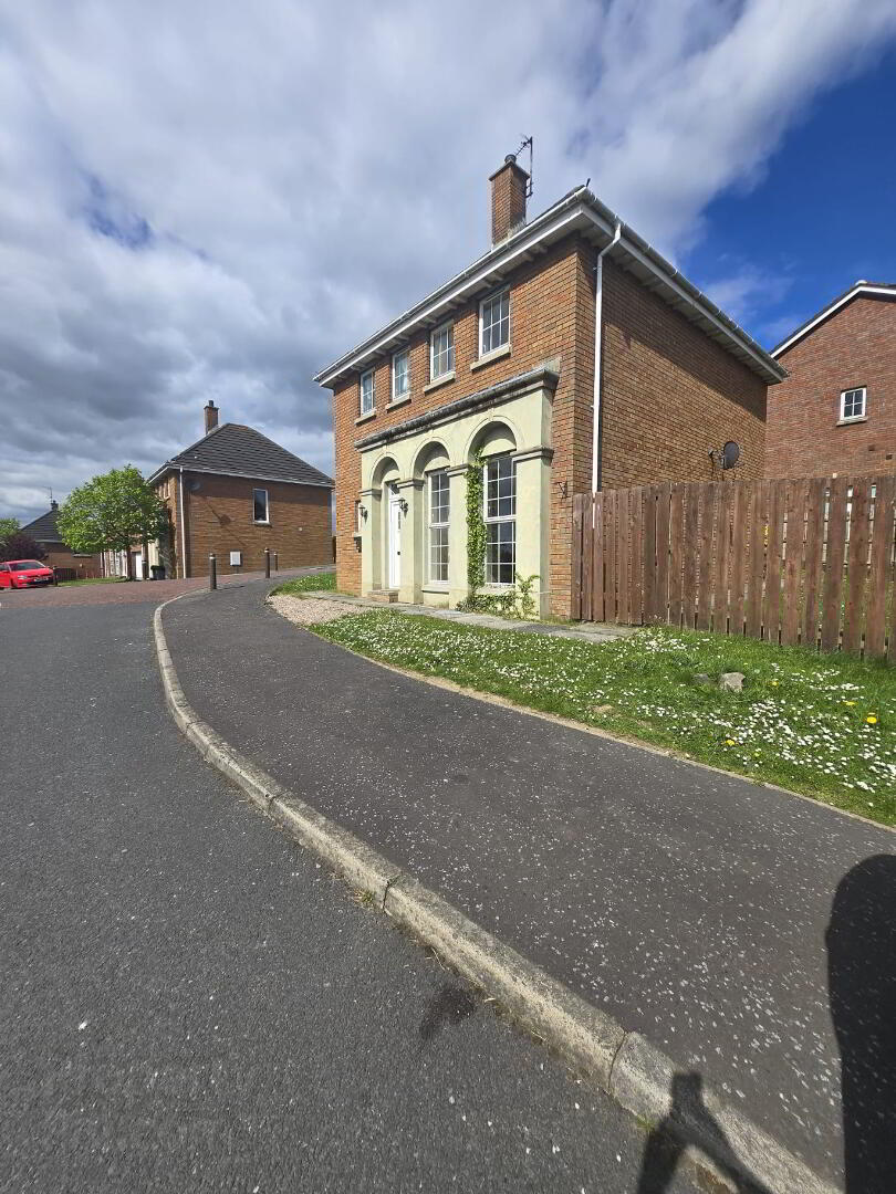 38 Demesne Crescent 3 of 20