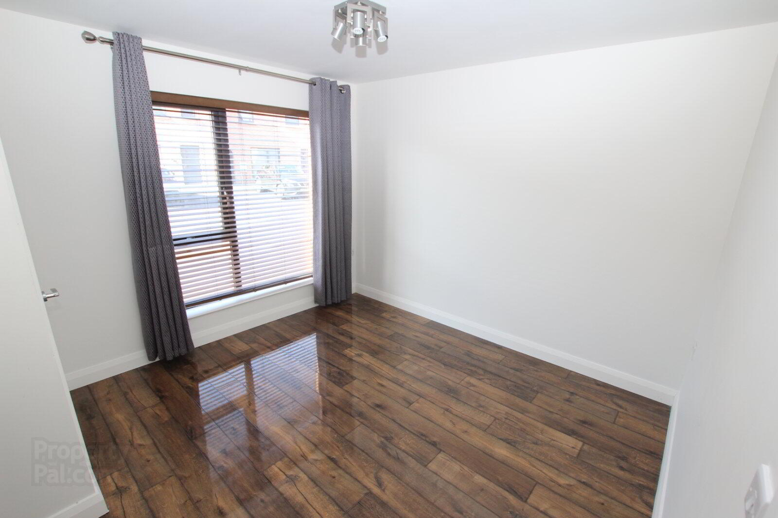 8 Glenwell Mews 4 of 15