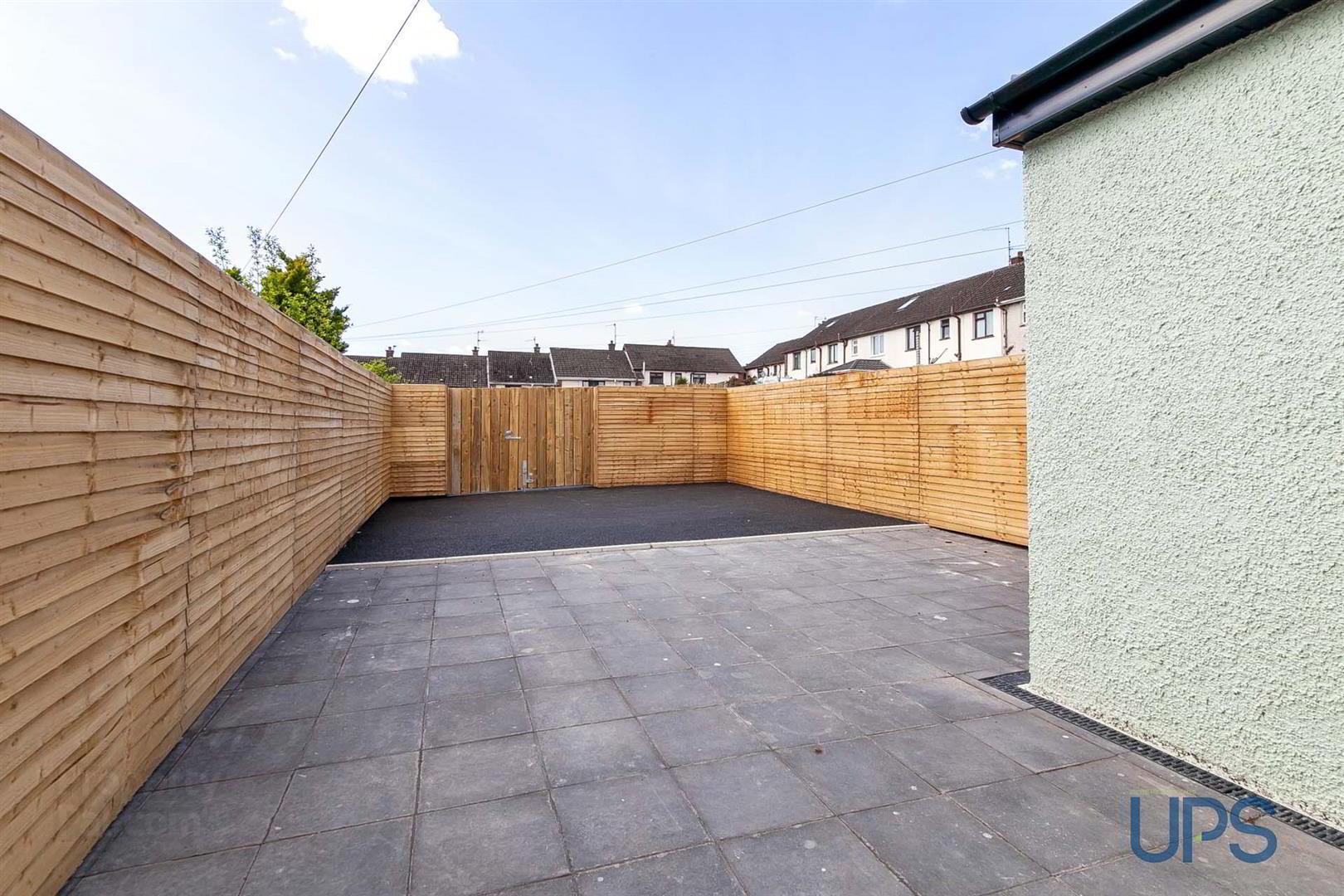 92 Ramoan Gardens 34 of 36