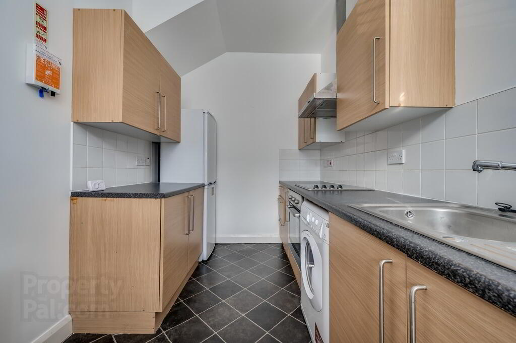 Flat 2, 1 Sandhurst Road 6 of 9