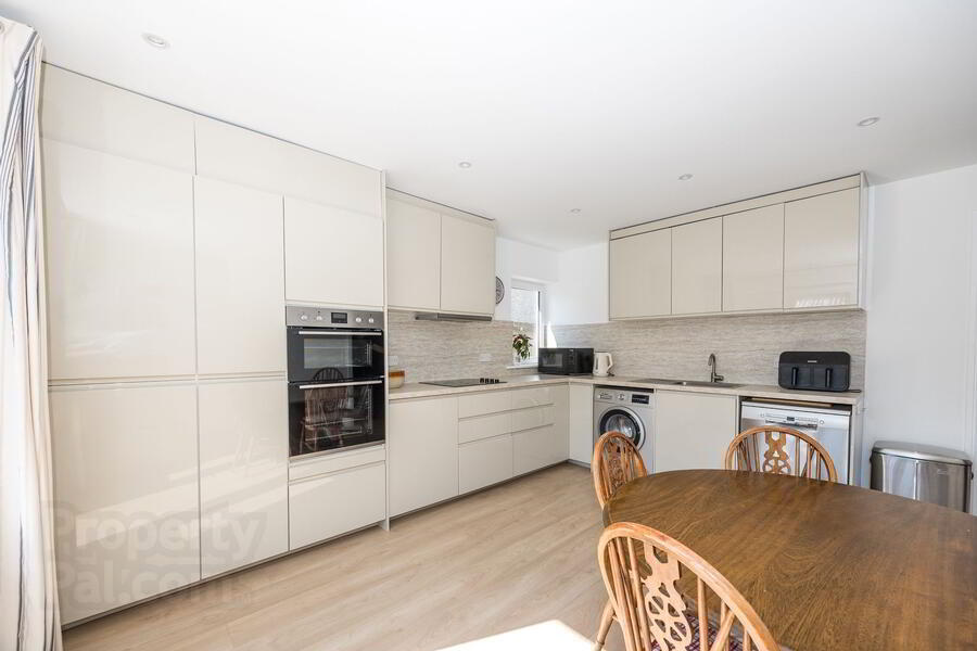 23 Meadowbank Hill 9 of 20