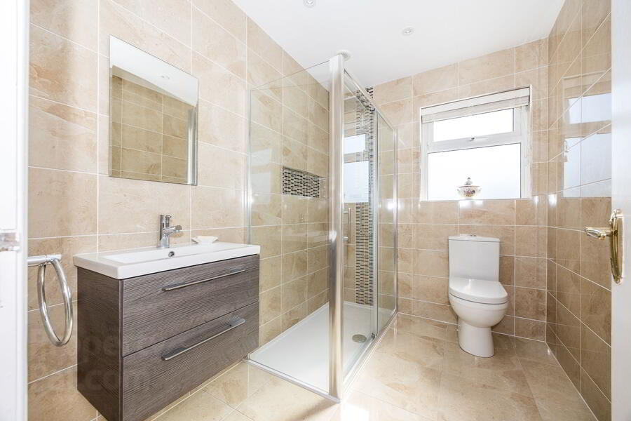 23 Meadowbank Hill 17 of 20