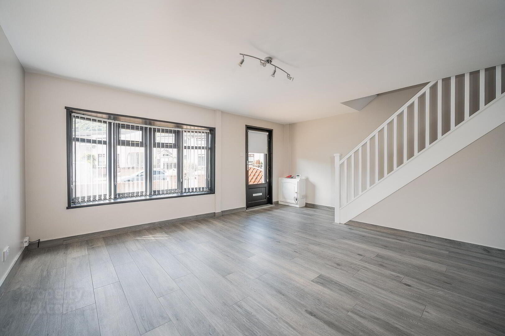 property description image
