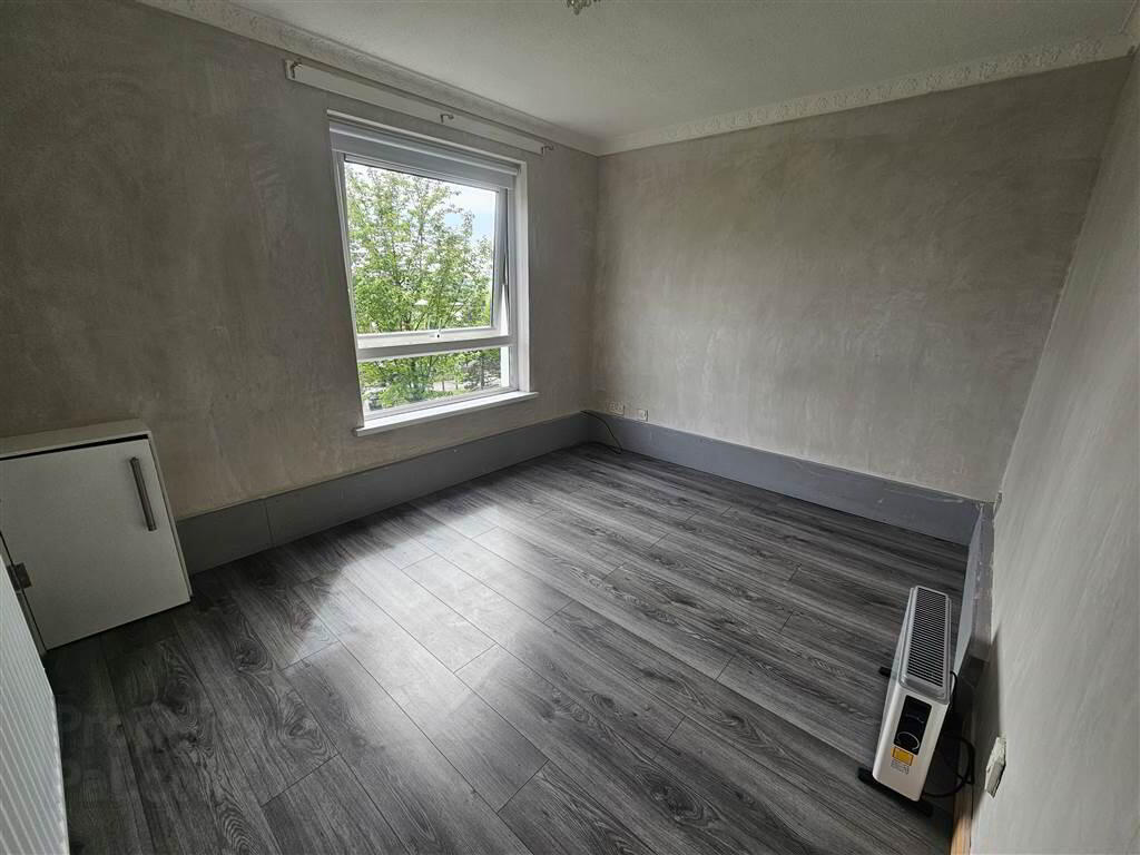 4b Carrigart Avenue 5 of 6