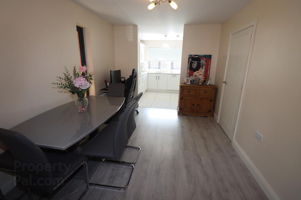 19 Glenwell Mews 4 of 18
