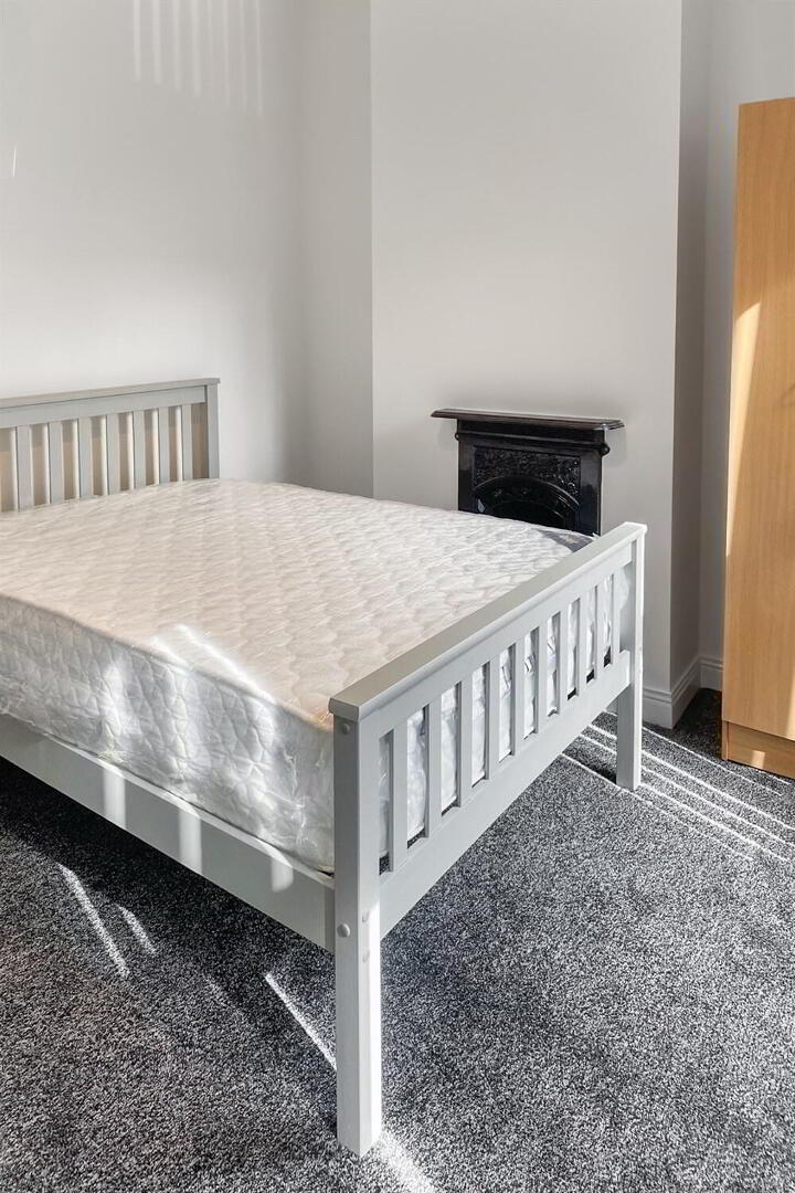 51 Lisburn Avenue 7 of 10