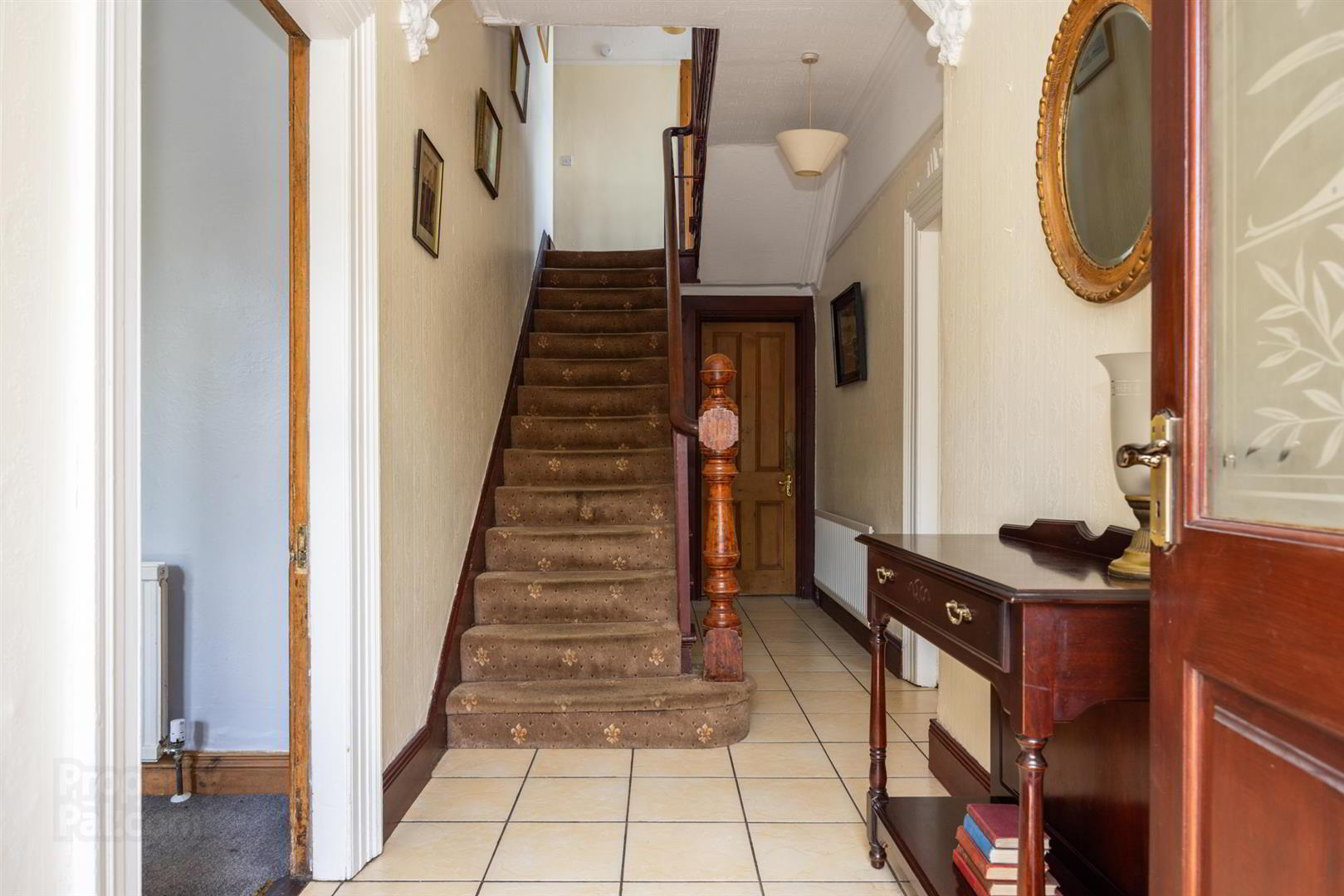 12 Glastonbury Avenue 7 of 34