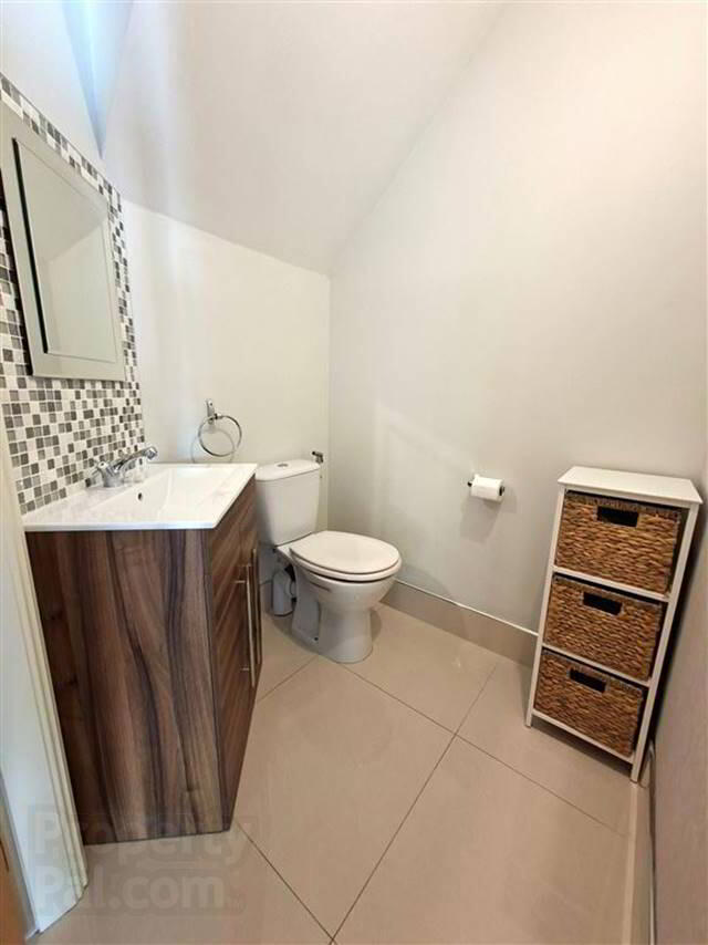 10 Fern Drive 37 of 60