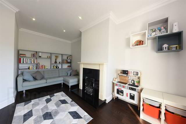10 Fern Drive 43 of 60