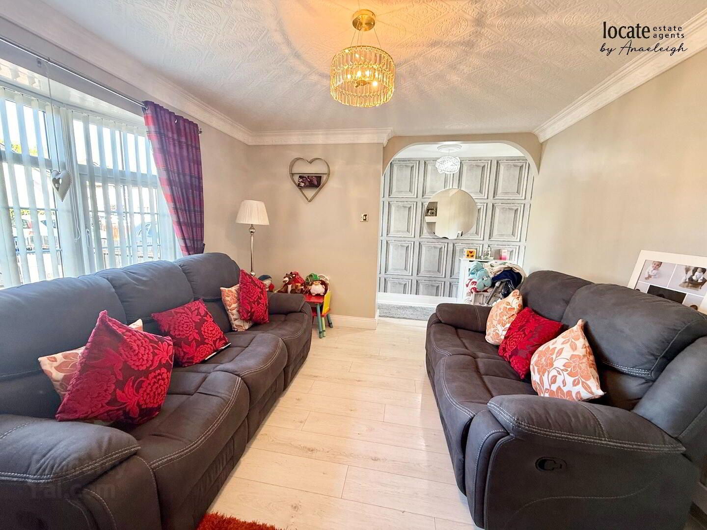 62 Whitethorn Drive 4 of 13