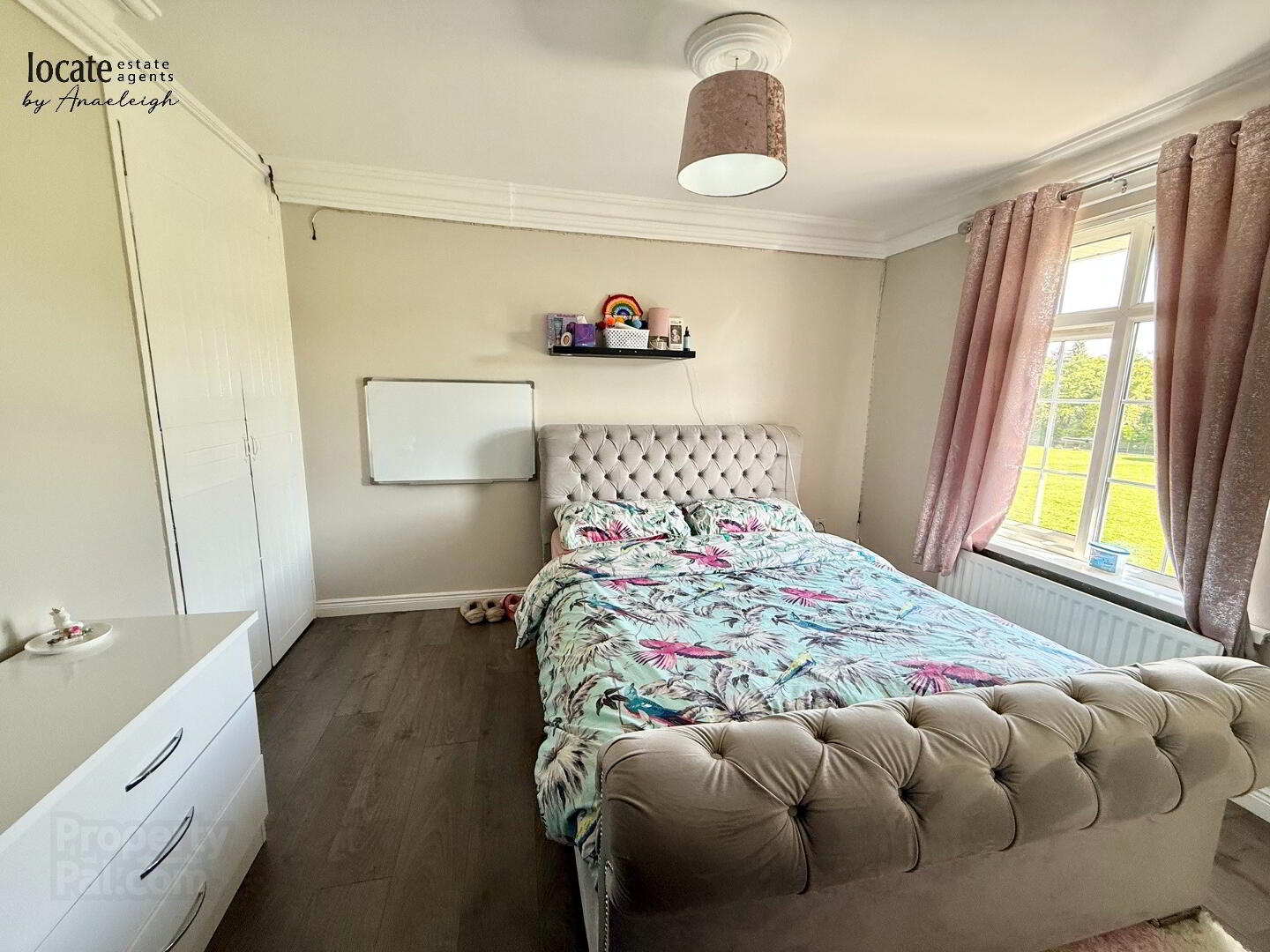 62 Whitethorn Drive 8 of 13