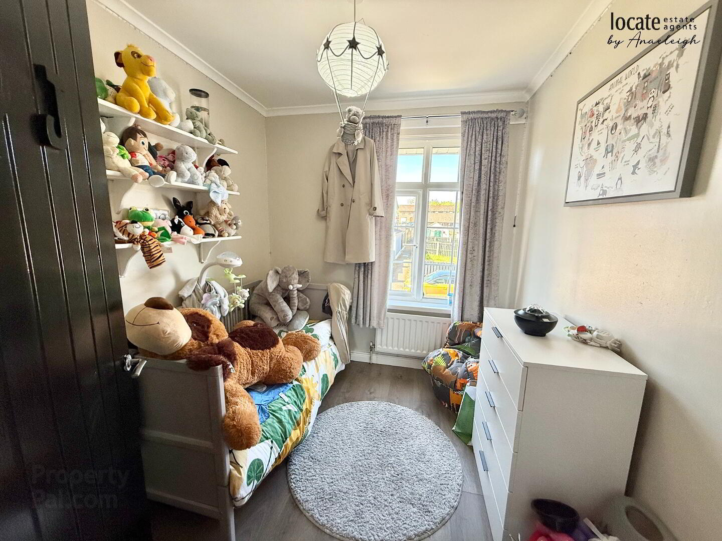 62 Whitethorn Drive 9 of 13