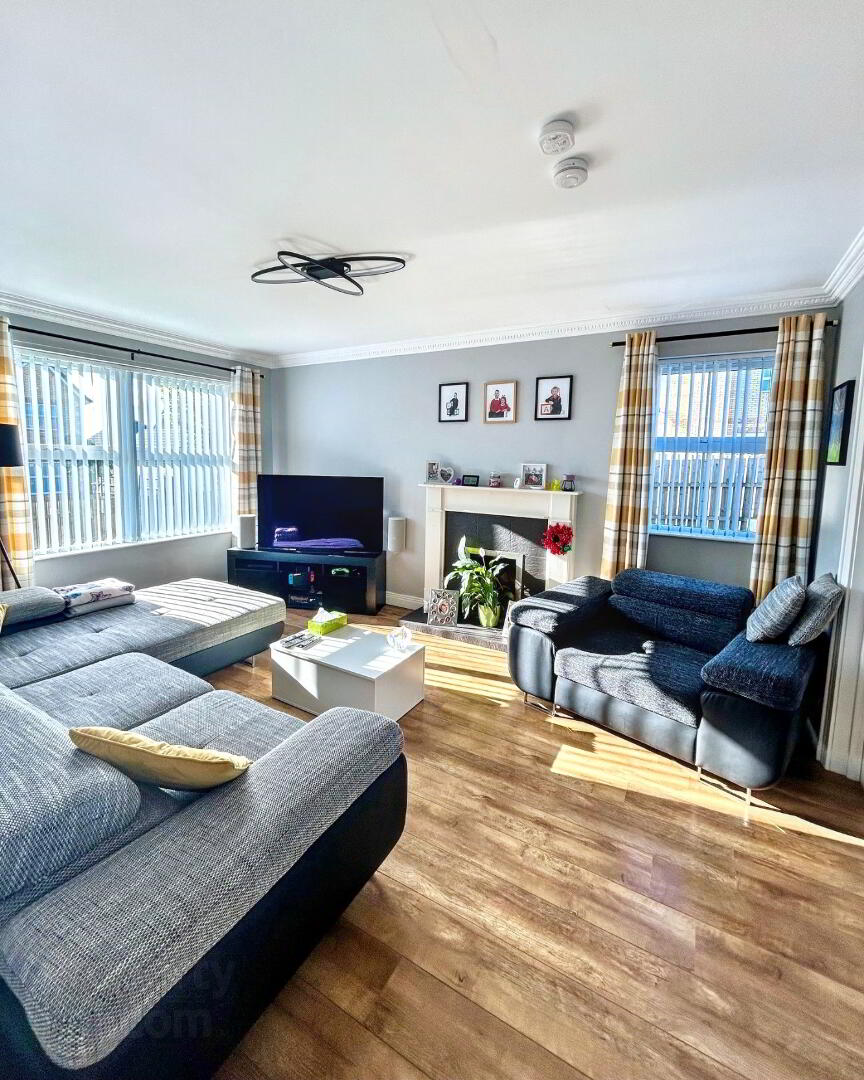 17 Carn Manor 3 of 11