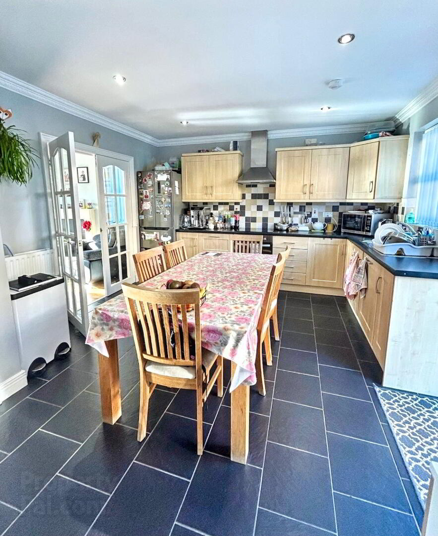 17 Carn Manor 4 of 11