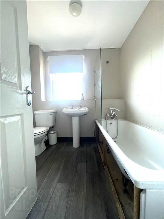 1 Glencolin Court 6 of 8