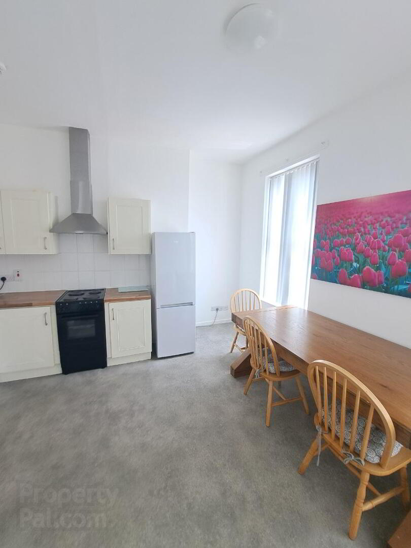 Apt D, 33 Tandragee Road 6 of 11