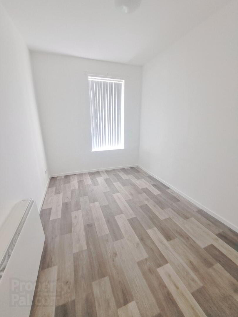 Apt D, 33 Tandragee Road 9 of 11