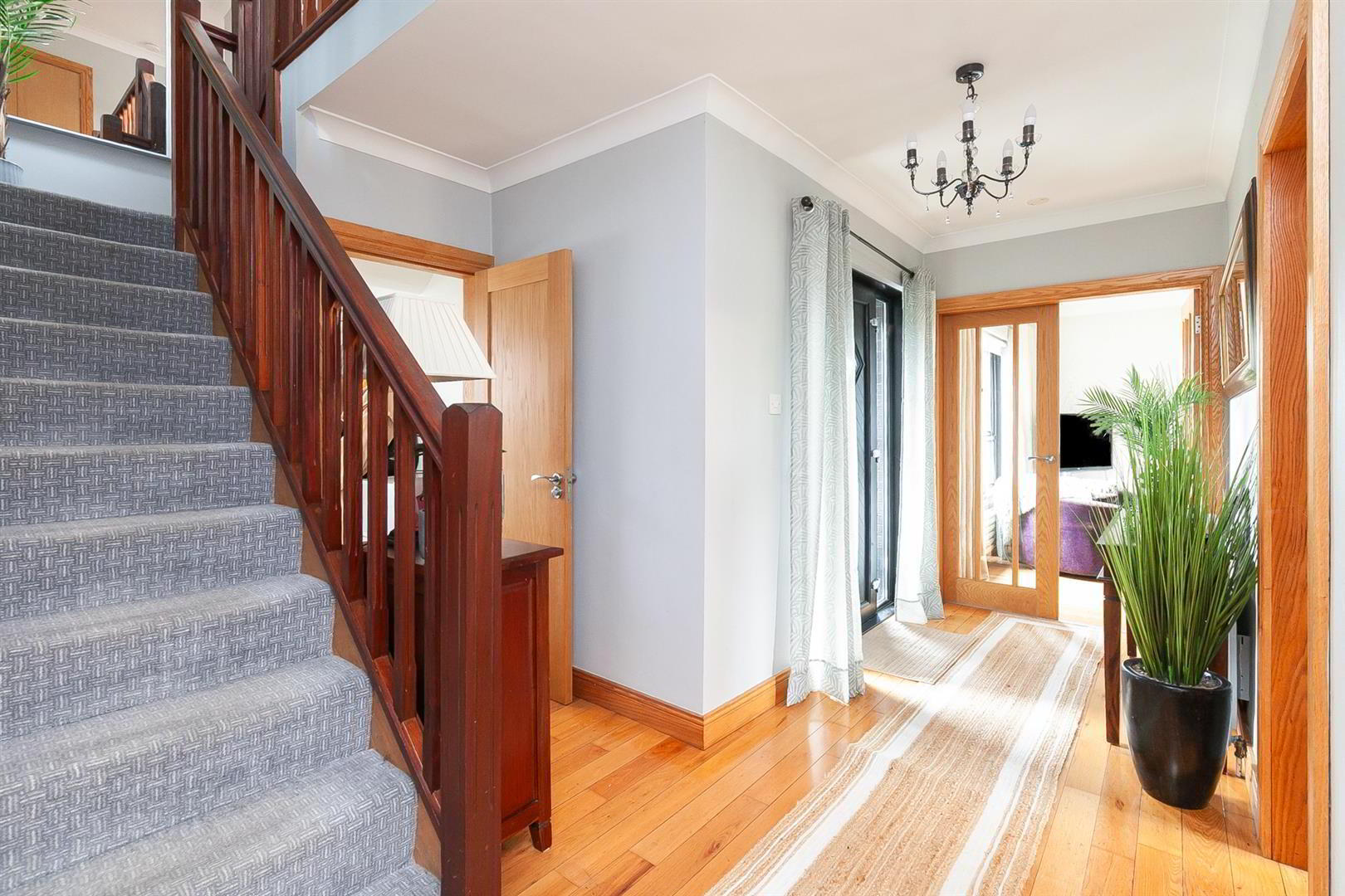 10 Castlehill Manor 5 of 32