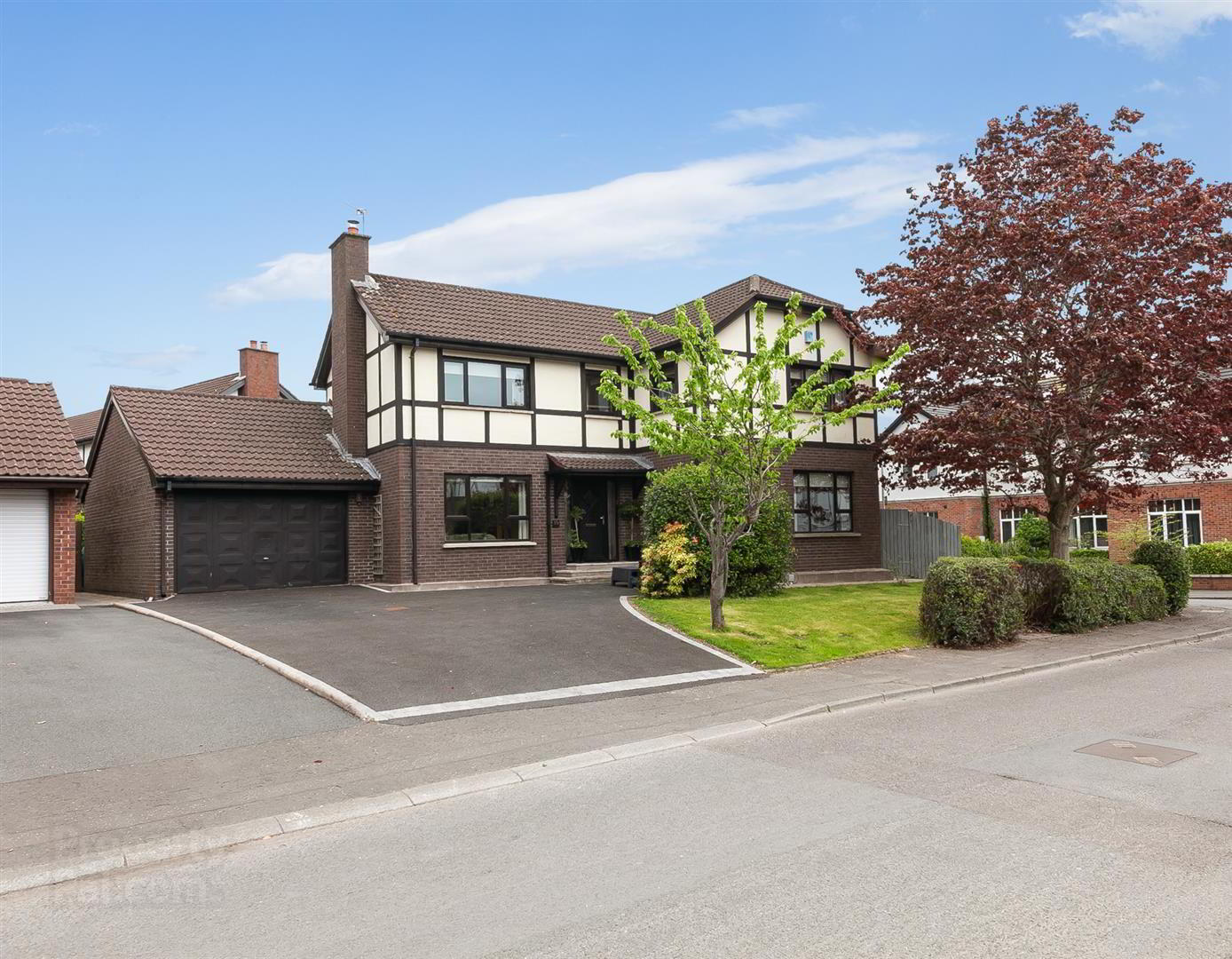 10 Castlehill Manor 1 of 32