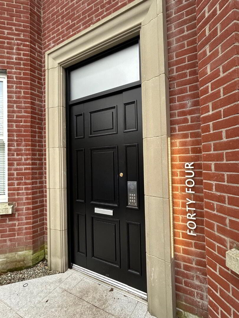Apt 4, 44 Ulsterville Avenue 3 of 25