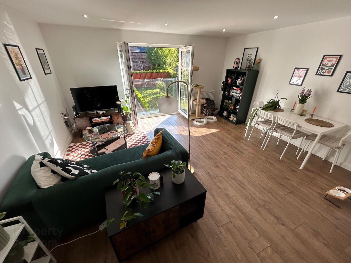 Apt 4, 44 Ulsterville Avenue 4 of 25
