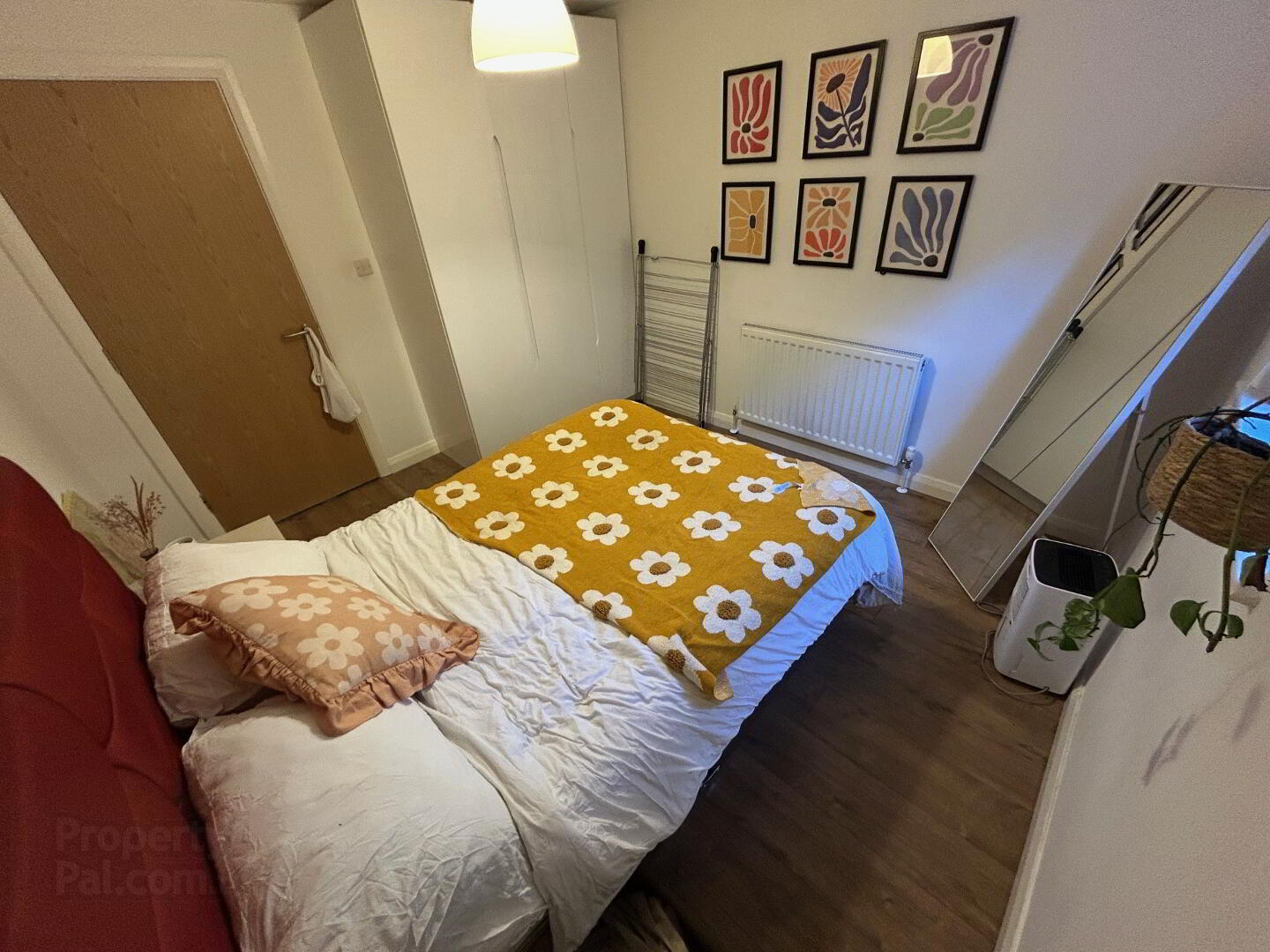 Apt 4, 44 Ulsterville Avenue 13 of 25