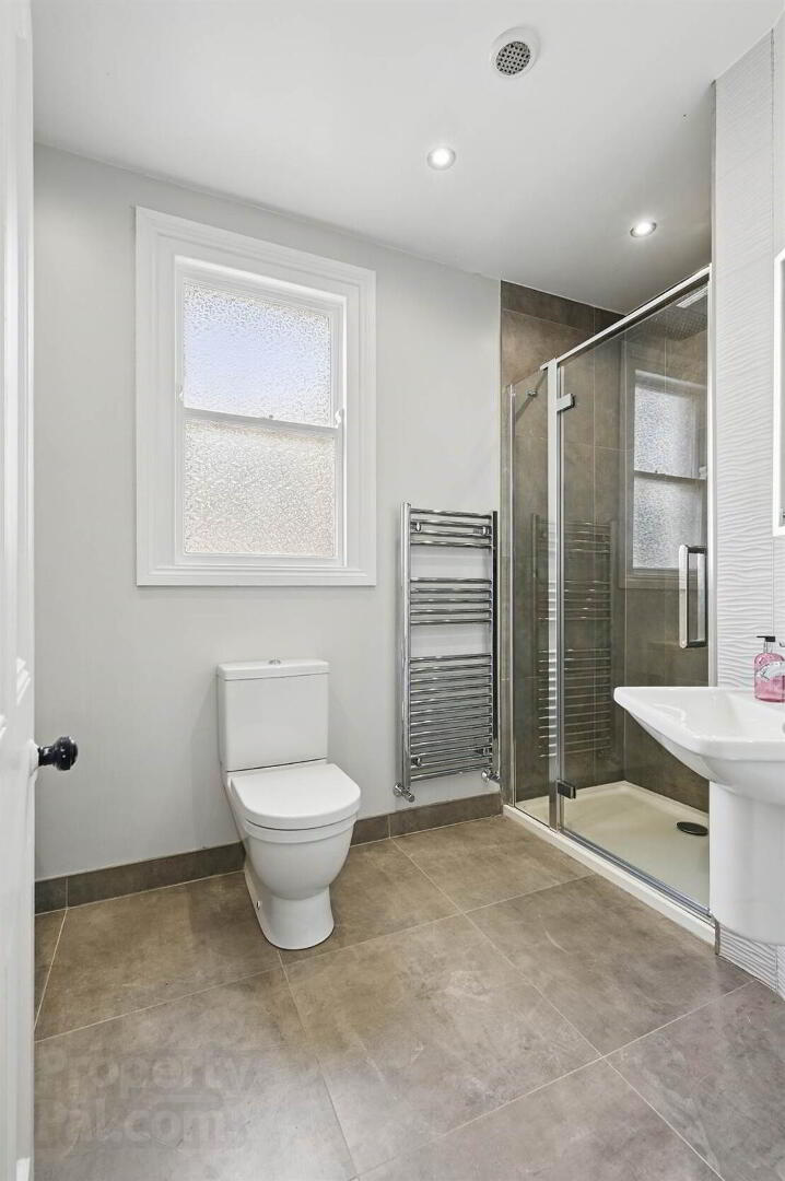 "Wyngrove", 84 Earlswood Road 16 of 21