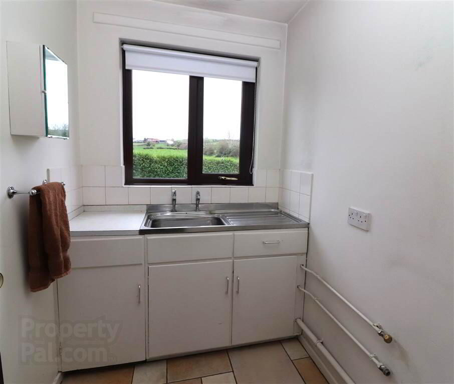 99 Banbridge Road 9 of 18