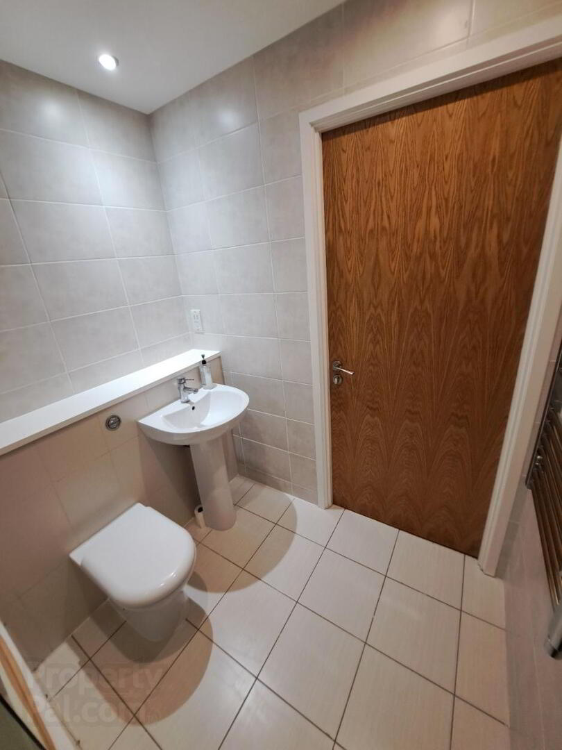 18.03 Obel Tower, 62 Donegall Quay 13 of 14