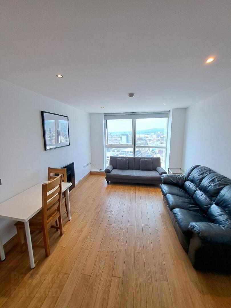 18.03 Obel Tower, 62 Donegall Quay 8 of 14