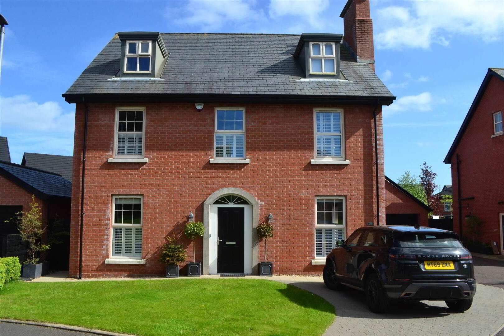 58 Oakfield Park 1 of 14