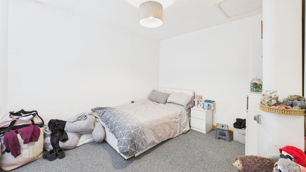 30 Shaftesbury Drive 8 of 12