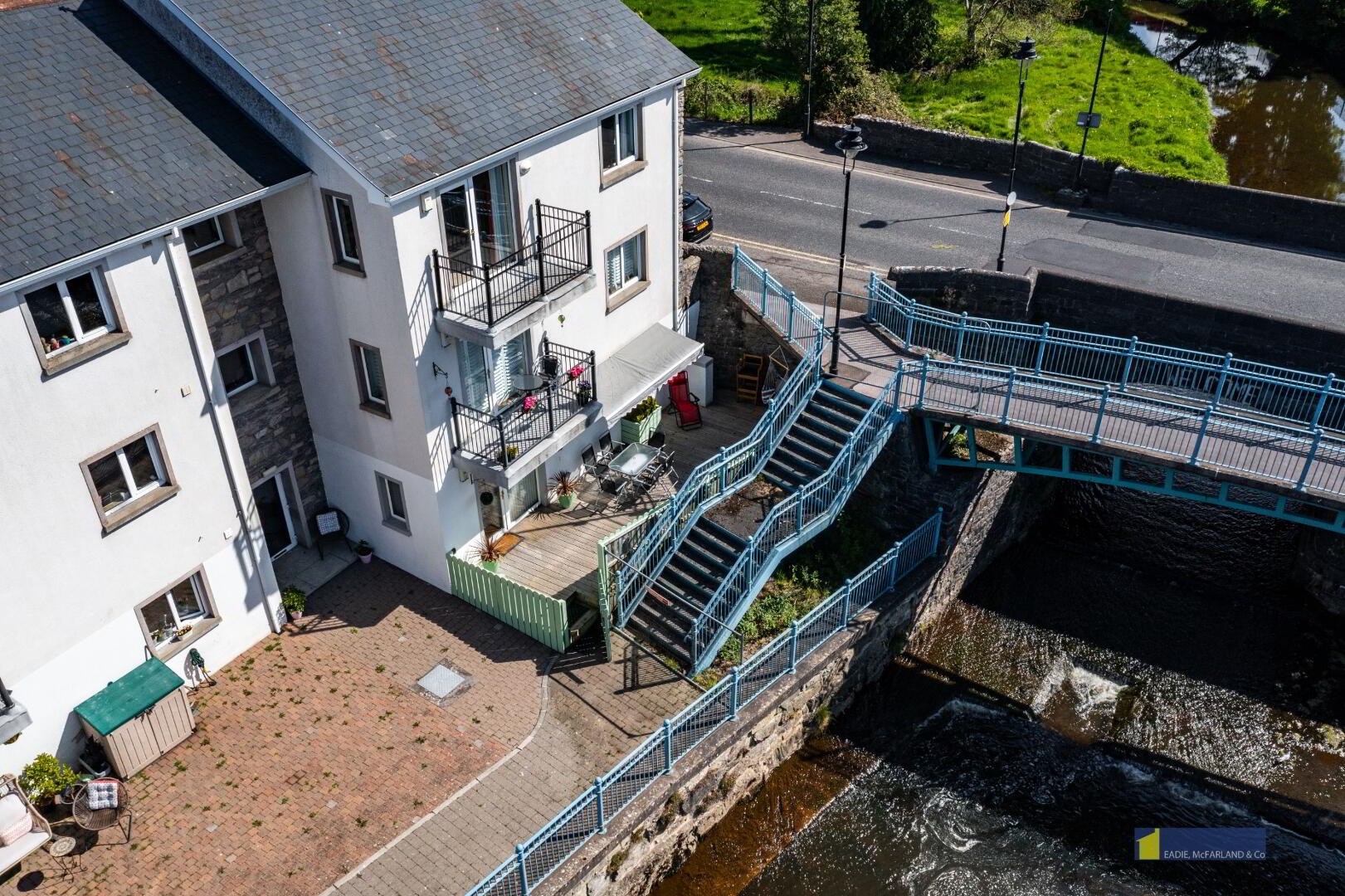 2 Riverside Apartments 25 of 26