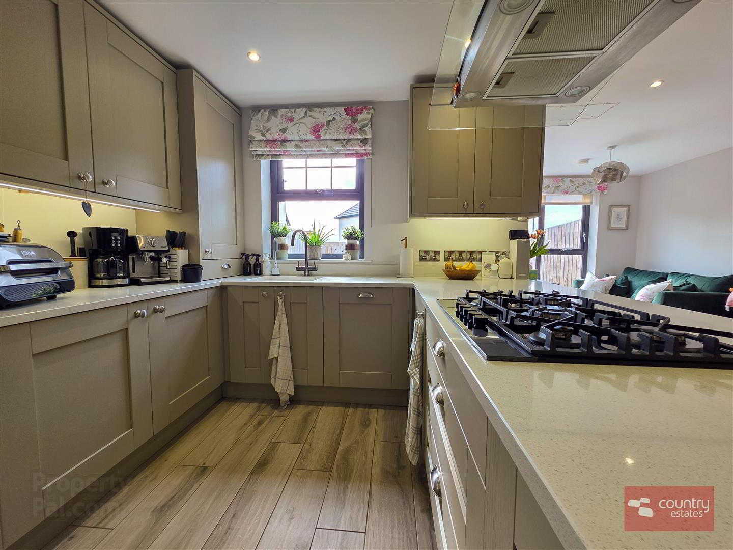 4 Barton Park Mews 11 of 31